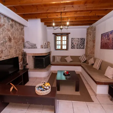 Dimis Asomatos Homes Holiday home *
